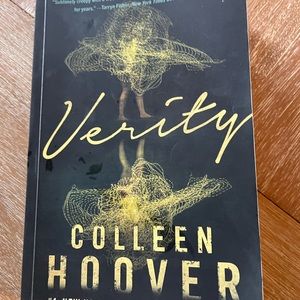 Excellent condition book by Colleen Hoover
